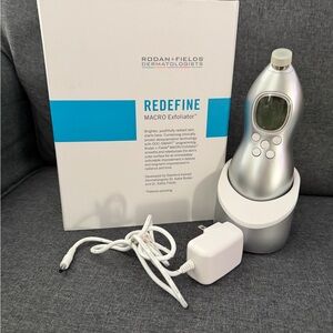 Rodan + Fields Silver Redefine Macro Exfoliator